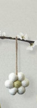 Load image into Gallery viewer, Felt Daisy Hanger – Lemongrass &amp; Ginger